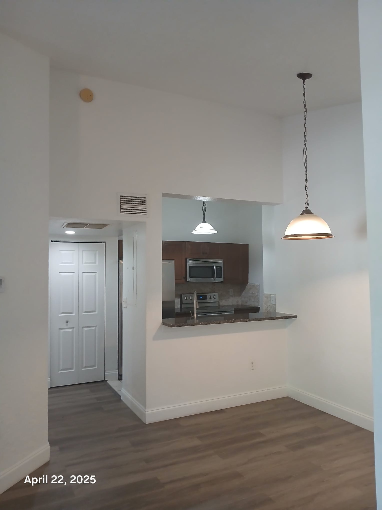 Building Photo - 2850 N Oakland Forest Dr
