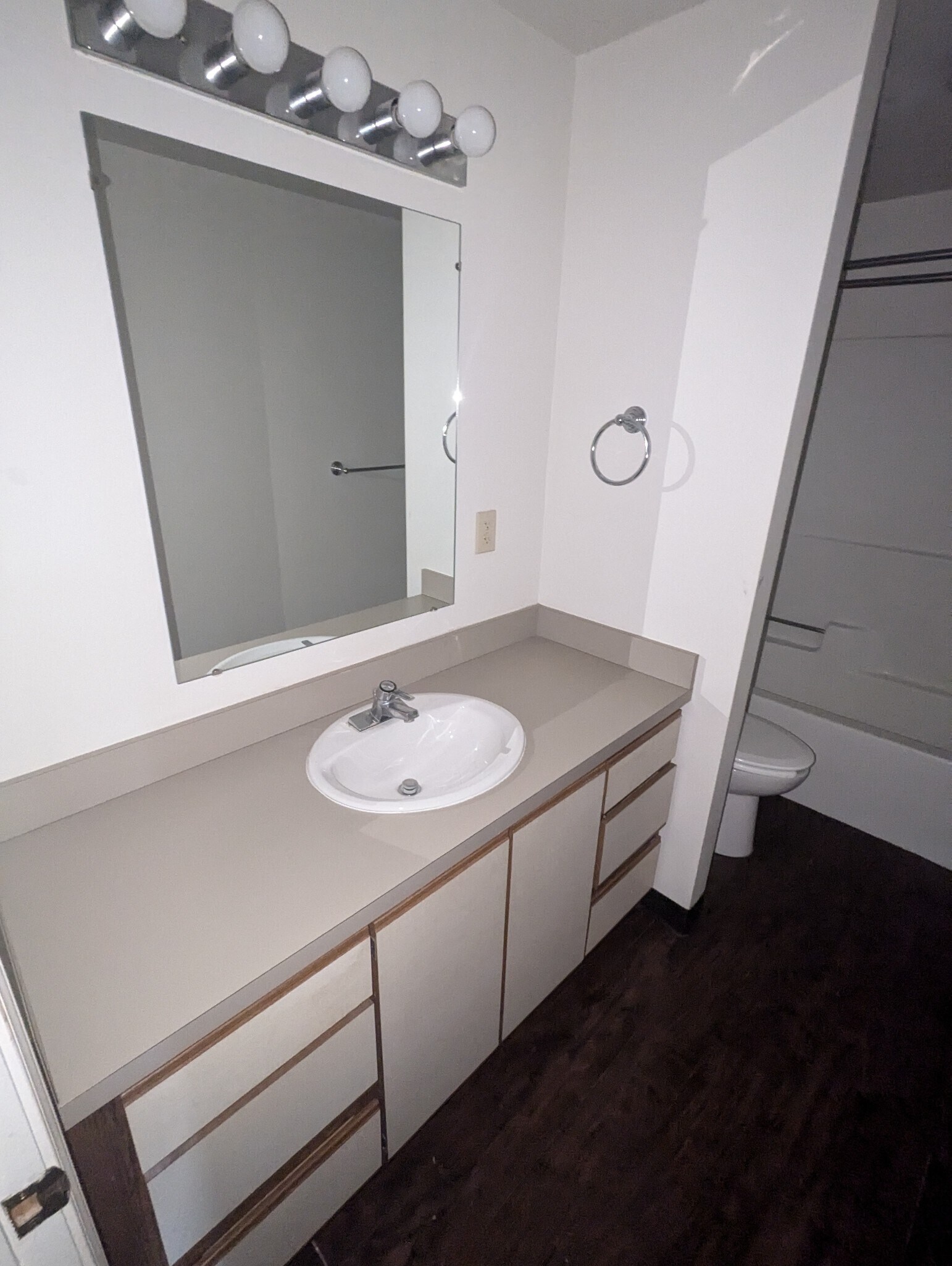 Building Photo - 401 State St