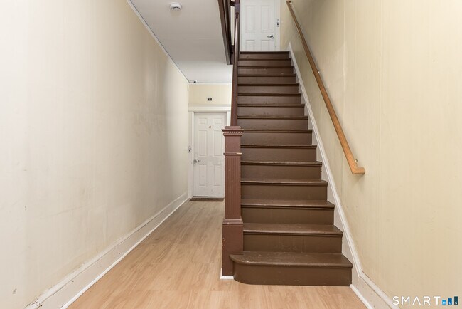 Building Photo - 108 Belden St