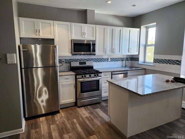 Building Photo - 45-01 Ditmars Blvd