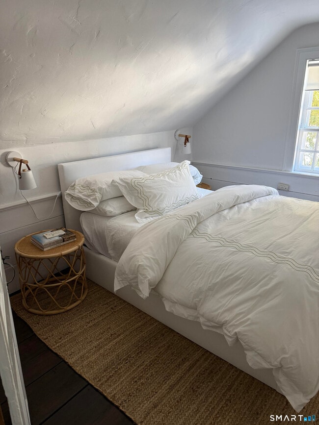 Building Photo - 450 Harbor Rd