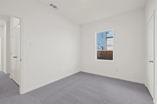 Building Photo - 125 Three Chimneys Ln