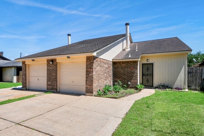 Building Photo - 16425 Monte Carlo Ln