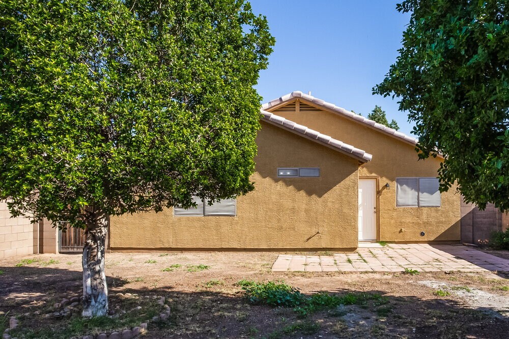 Building Photo - 9246 N 86th Ave