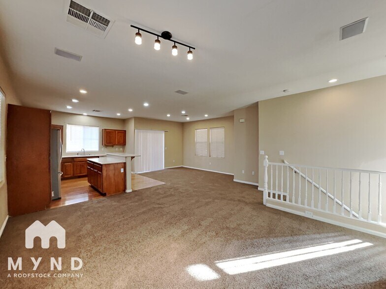 Building Photo - 10637 Chestnut Timber Ct