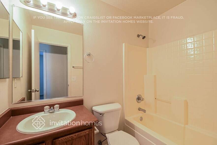 Building Photo - 11304 E Quarry Ave