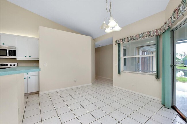 Building Photo - 15140 Lyneburg Ave