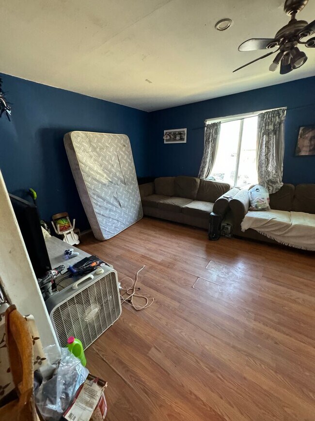 Building Photo - La Habra Duplex