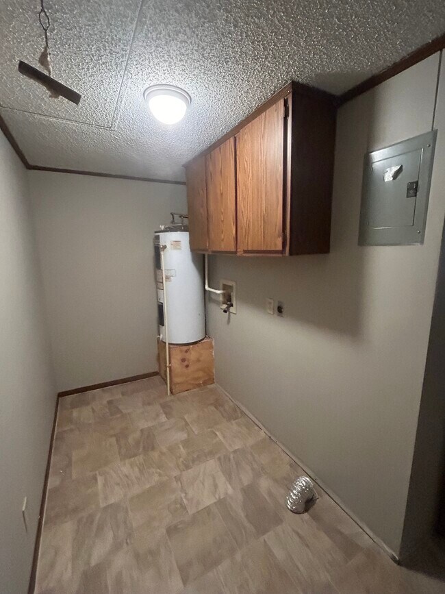 Building Photo - 5097 Castlewood Way