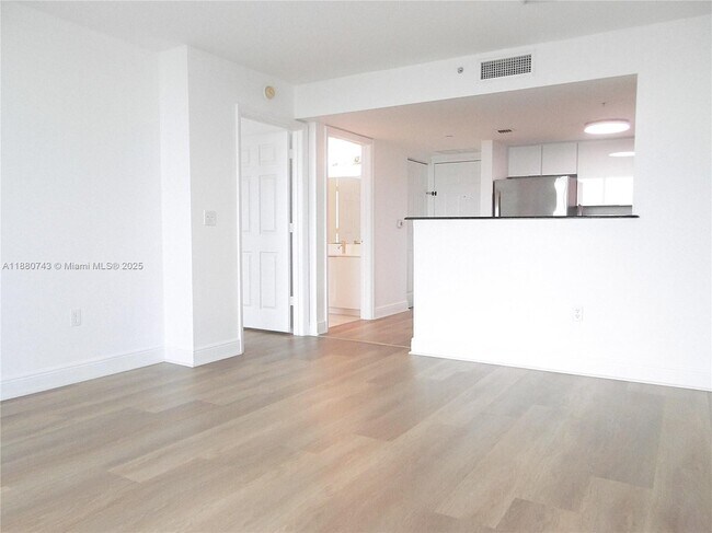 Building Photo - 3000 Coral Wy