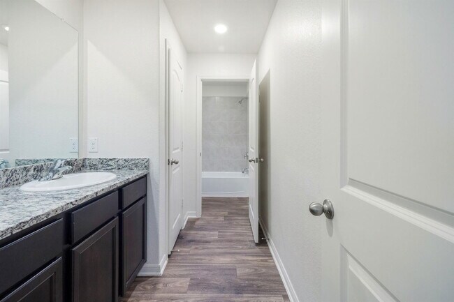 Building Photo - 18513 Quiet Range Dr