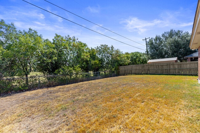 Building Photo - 2936 Palomino Trail
