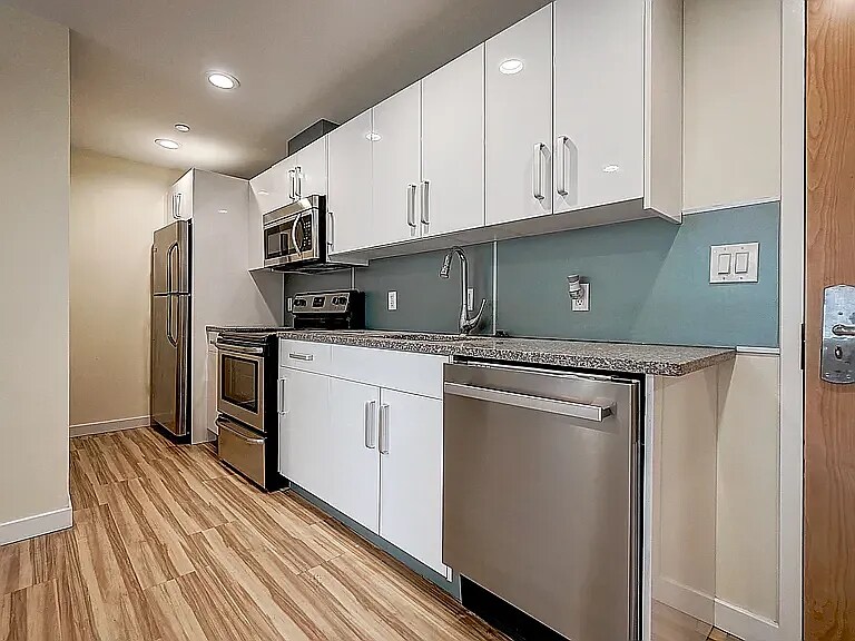 Building Photo - 244 S 49th St