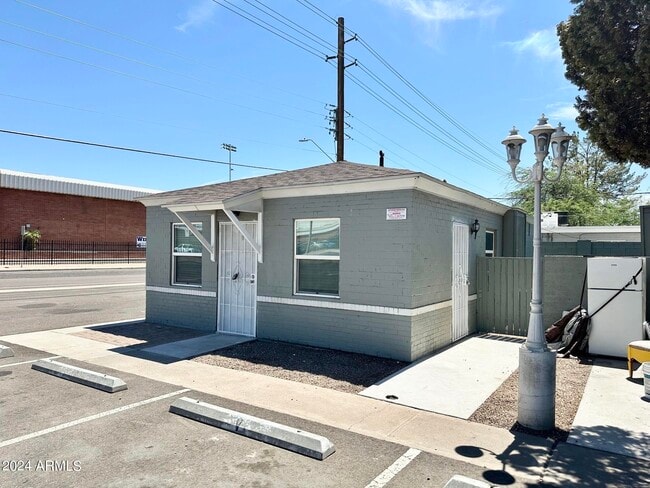 Building Photo - 6808 N 23rd Ave