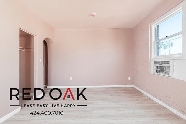 Building Photo - 2731 Beverly Blvd