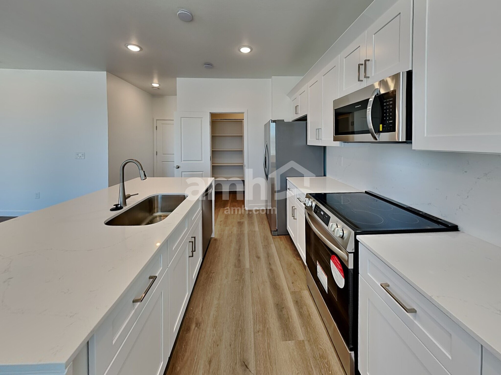 Building Photo - 9731 W Parkway Dr