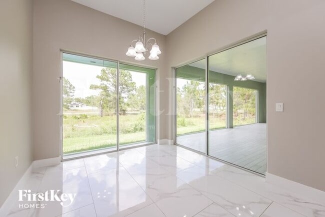 Building Photo - 1117 Pisa St E