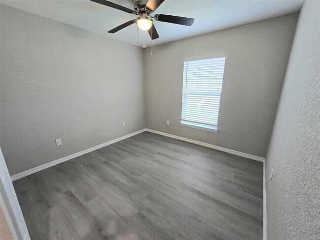 Building Photo - 10864 SE 66th Terrace