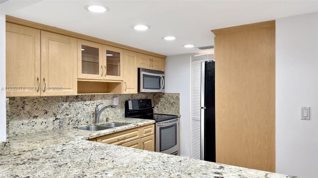 Building Photo - 5201 Orduna Dr