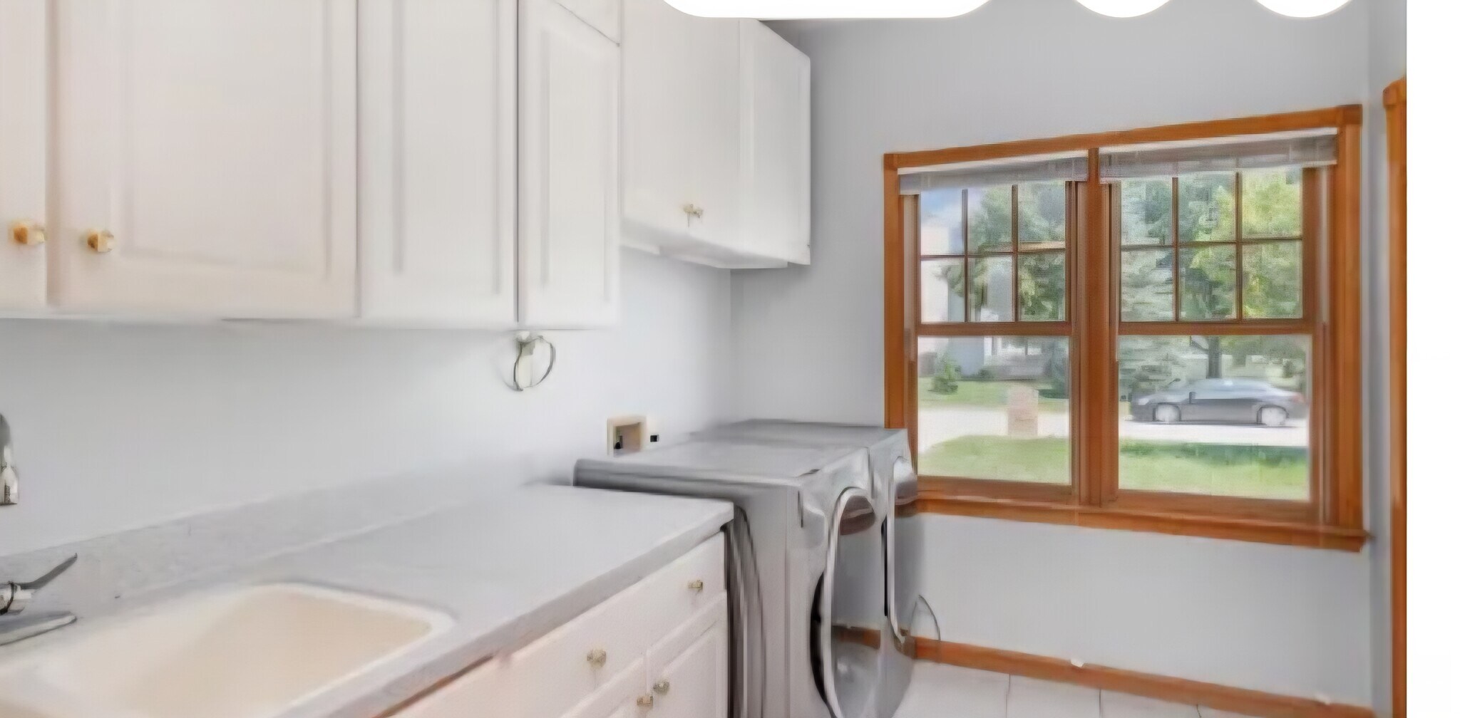 Building Photo - 5261 Oakbrook Dr