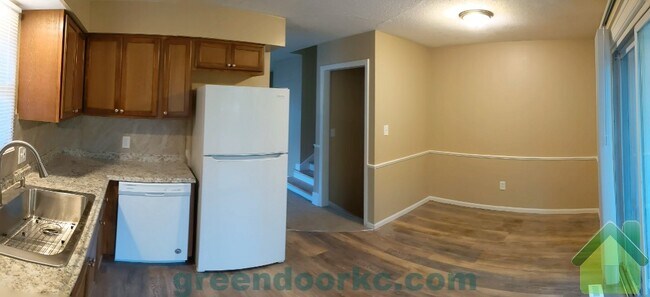 Building Photo - 1425 E Haven Ln