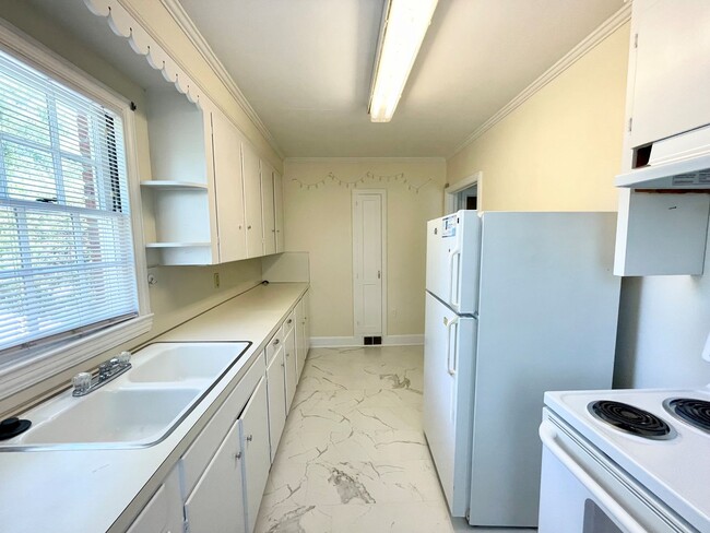 Building Photo - kingheyward