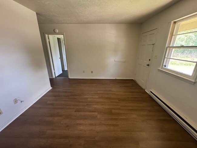 Building Photo - 2/1 Duplex inside city of Shelby, nc