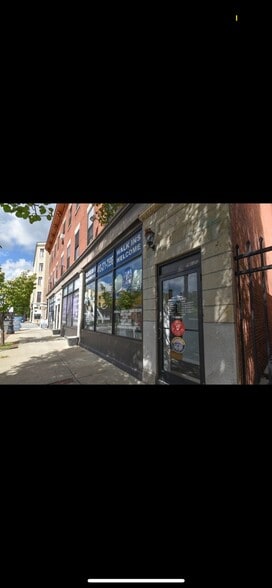 Building Photo - 181 Chestnut St