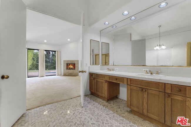 Building Photo - 3516 Malibu Country Dr