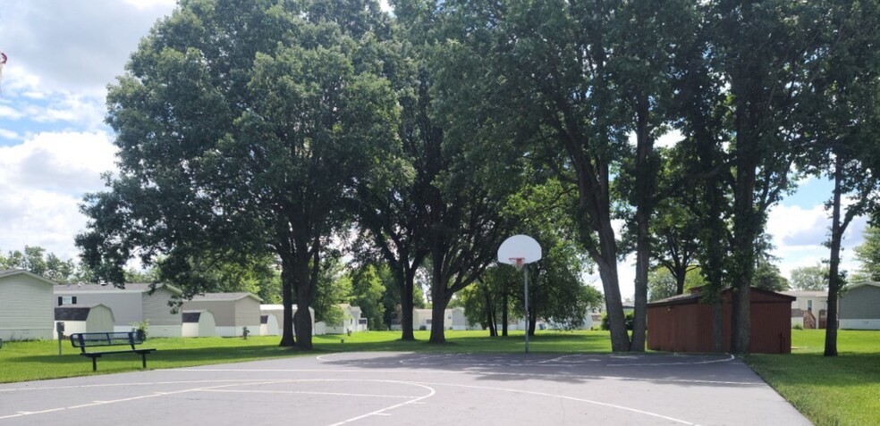 Building Photo - 16703 Fall River Rd