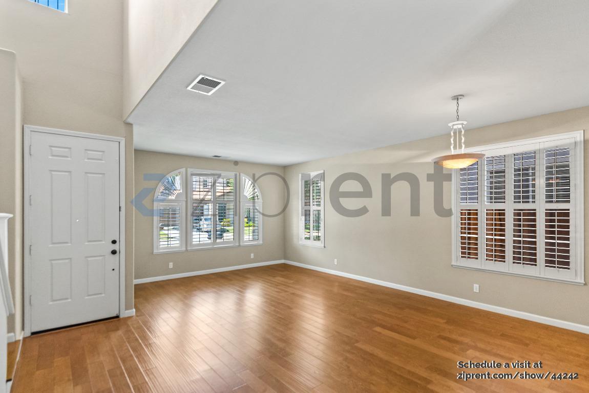 Building Photo - 856 Dederick Ct