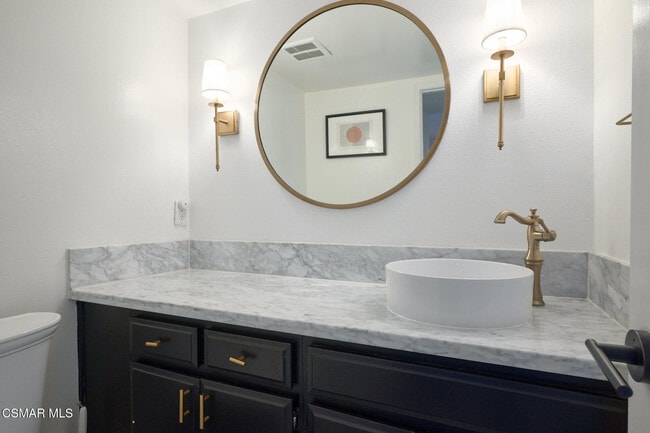 Building Photo - 1988 Olivewood Ct