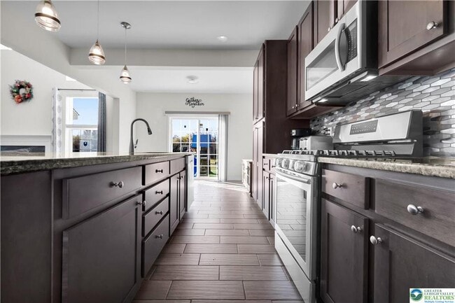 Building Photo - 4247 Beech Dr