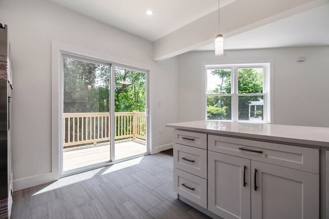 Building Photo - 82 Ballou Ave