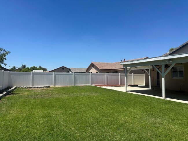 Building Photo - Single Story cul-de-sac 3Beds/2Bath Home i...