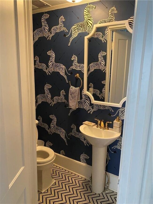 Building Photo - 40 Trumbull St