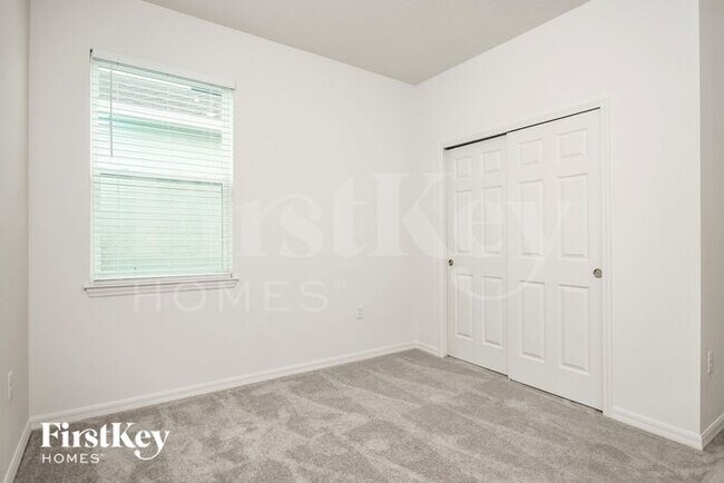 Building Photo - 1210 Ponca Rd