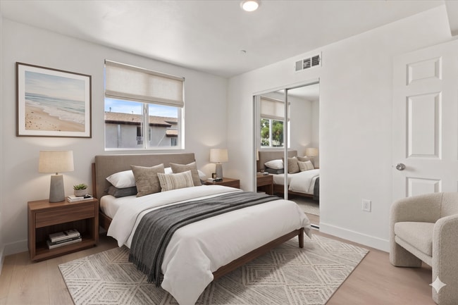 Building Photo - 835 E 33rd St