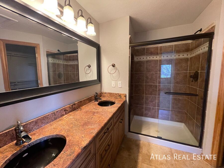 Building Photo - 6388 La Plata Peak Dr