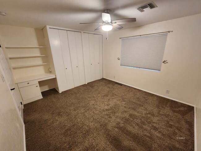 Building Photo - 830 W Stirrup Dr