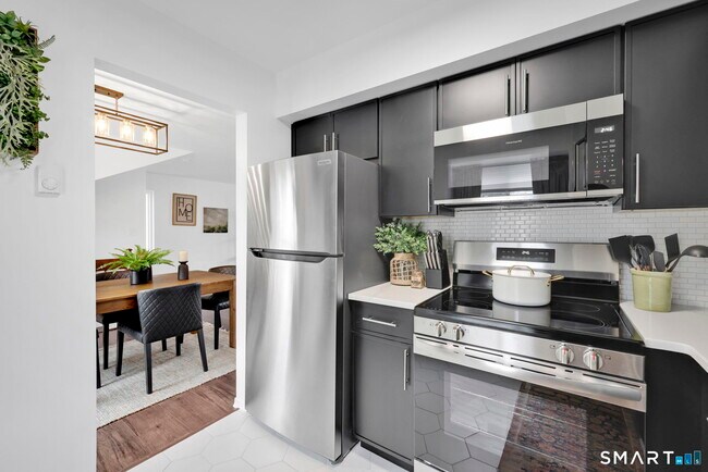 Building Photo - 62 Candlewood Dr