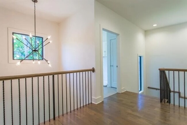 Building Photo - 1333 Hardee St NE