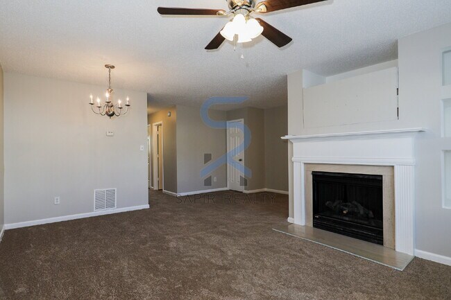 Building Photo - Move in before November 30th and get $100 ...