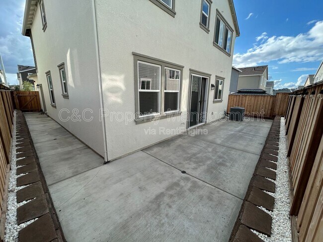 Building Photo - 158 Goldback St