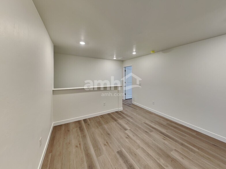 Building Photo - 6542 E Paseo Baranda