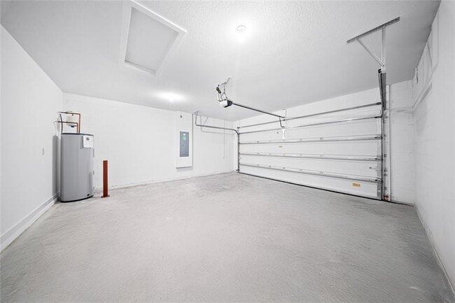 Building Photo - 1689 SW Abingdon Ave