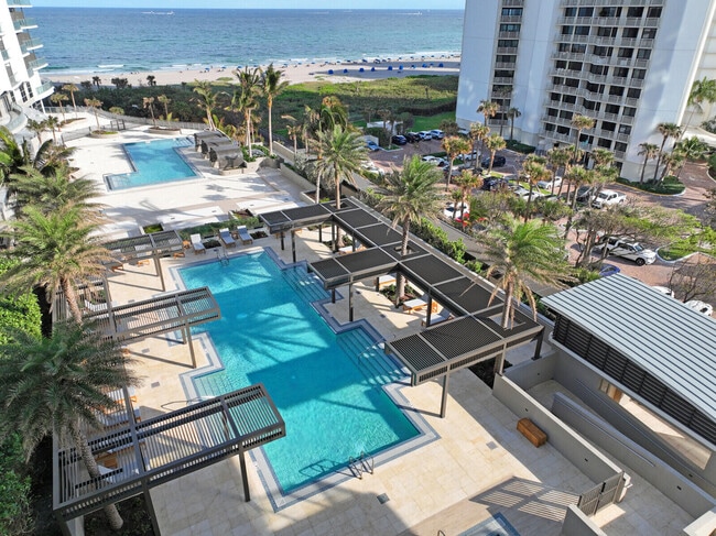 Building Photo - 3100 N Ocean Dr