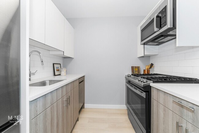Building Photo - 800 Flatbush Ave