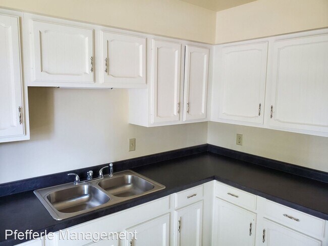 Building Photo - 2 br, 1.5 bath Apartment - 1109 Joyce St.