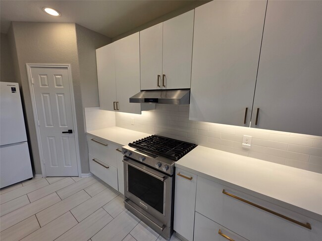 Building Photo - 4427 Garden Ridge Ct